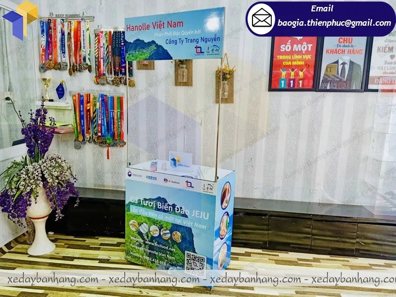 mẫu booth sắt trưng bày siêu thị đẹp