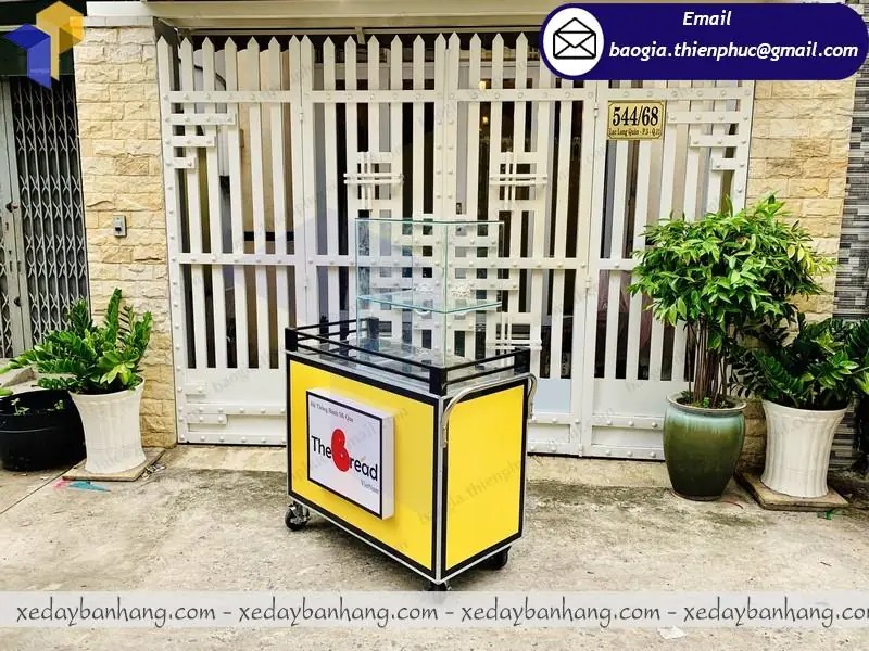 mẫu tủ inox bán bánh mì đẹp