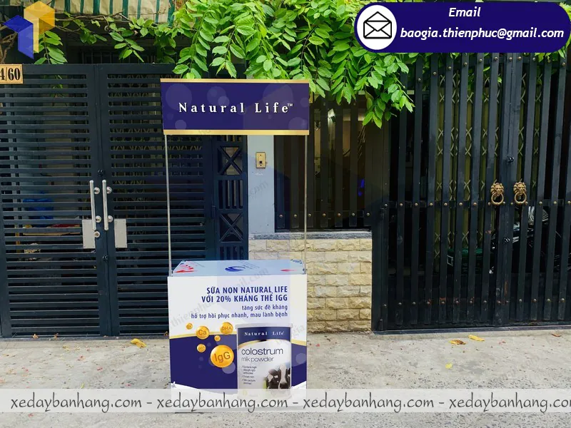 booth sắt quảng cáo sản phẩm