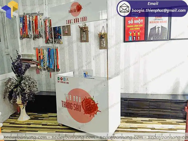quầy bán trà dâu lưu động giá rẻ