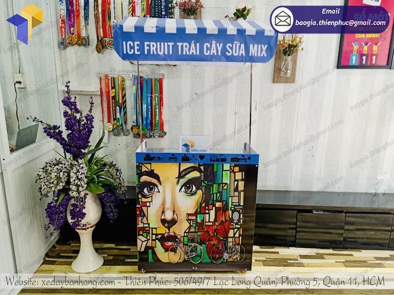quầy bán trái cây tô vỉa hè
