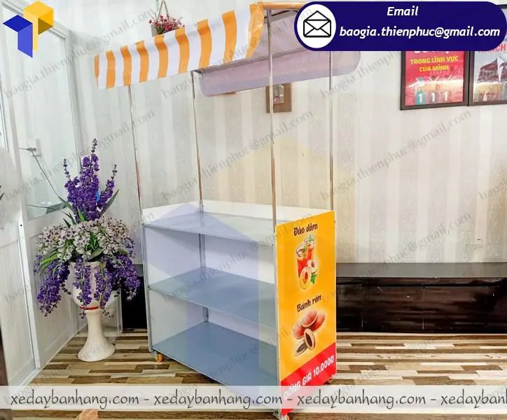 xe sampling bánh mì lắp ráp ở nha trang