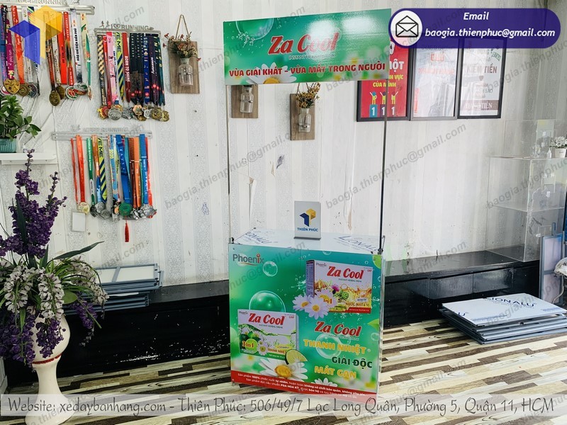 Quầy kệ quảng cáo di động đẹp