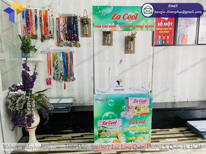 Quầy kệ quảng cáo di động tphcm