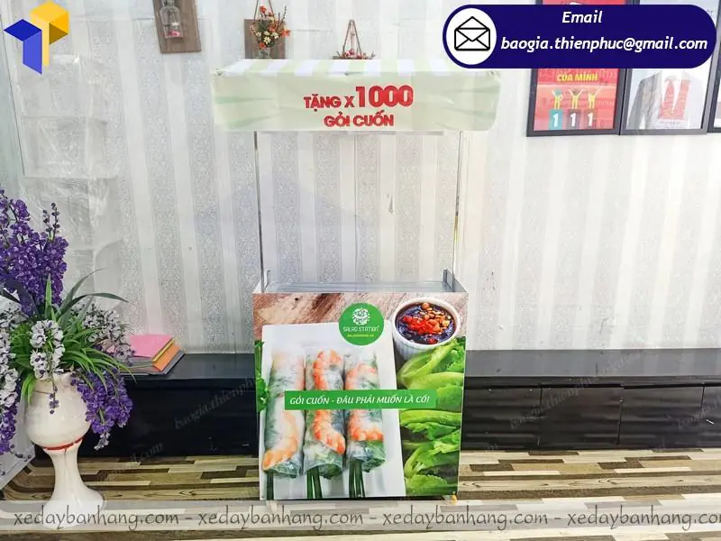 quầy lắp ráp bán đồ ăn vặt đường phố