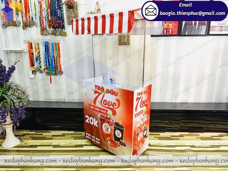 quầy lắp ráp bán trà dâu giá bao nhiêu