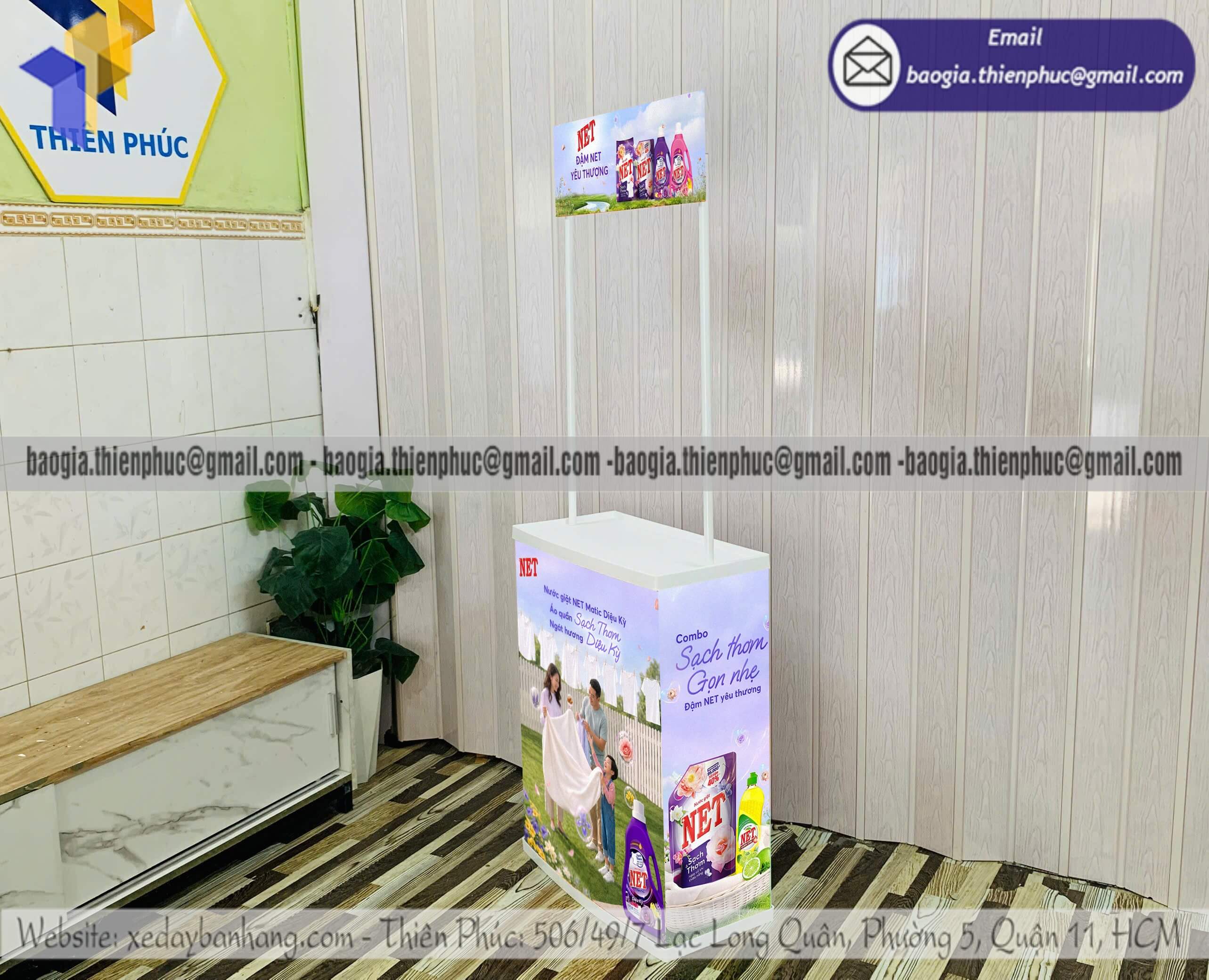 Quầy nhựa sampling mẫu mới di động trong siêu thị gia công quảng cáo