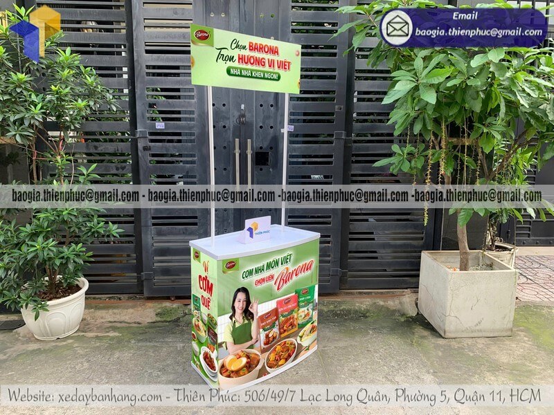 Quầy nhựa tiếp thị cho PG quảng bá sản phẩm đội ngũ bán hàng chuyên nghiệp
