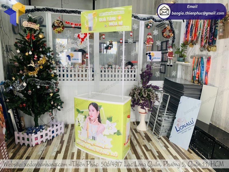 quầy quảng cáo sản phẩm tphcm