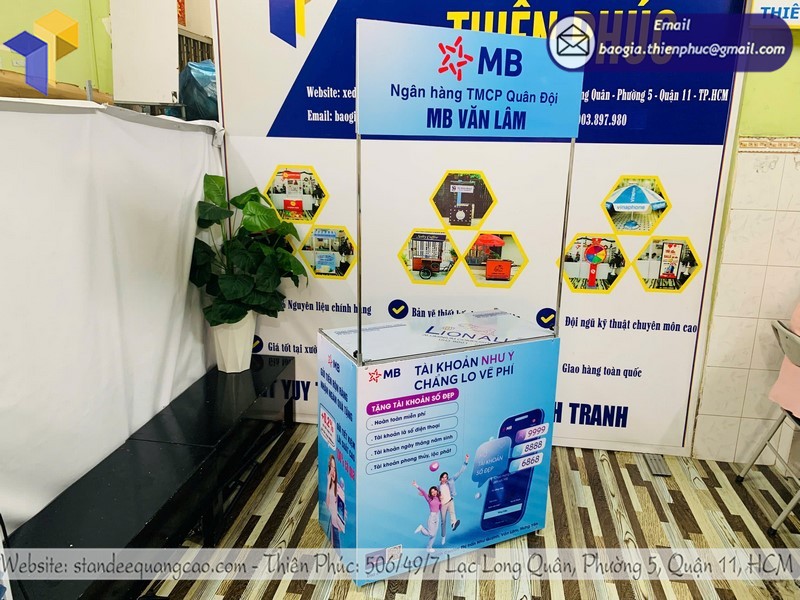 quầy sampling sắt quảng cáo