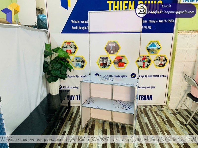 thiết kế quầy sampling sắt đẹp