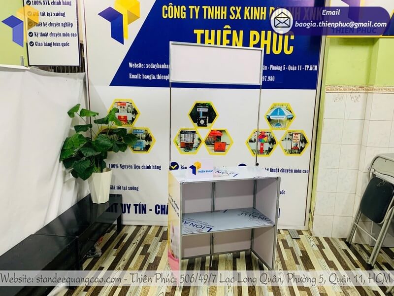 Quầy sampling thức ăn mèo Cà Mau