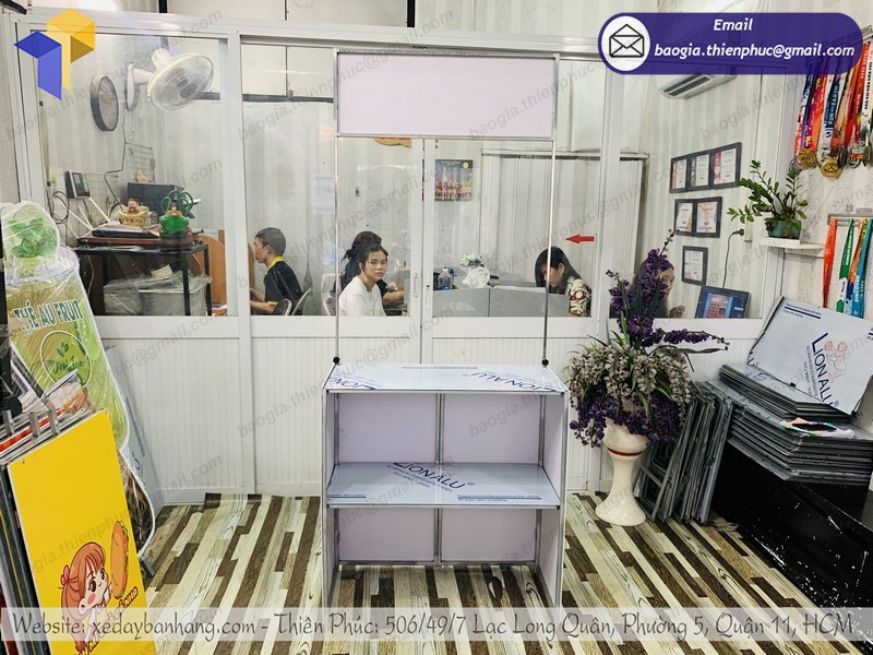 quầy sắt quảng cáo lắp ráp rẻ