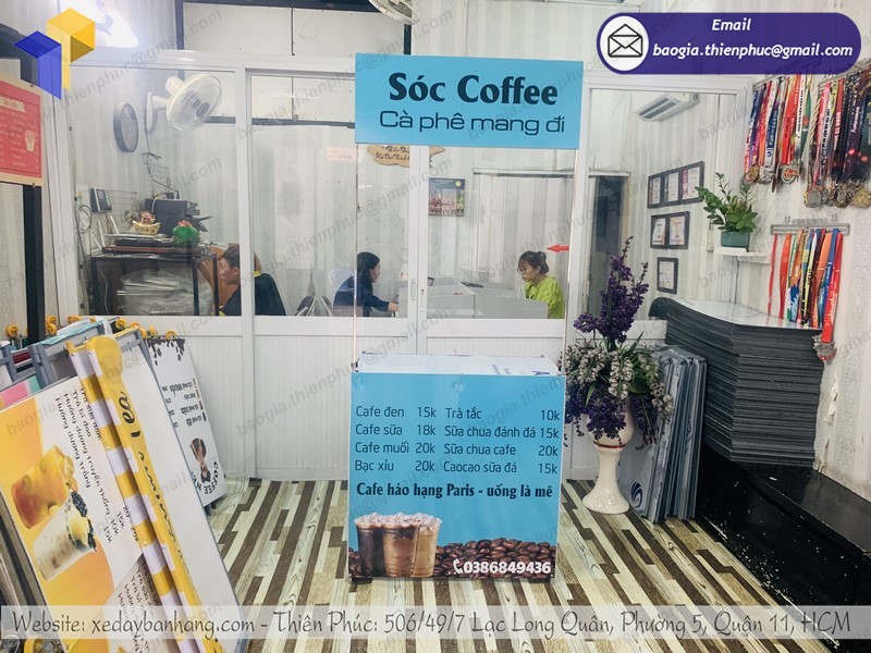quầy sắt bán cà phê