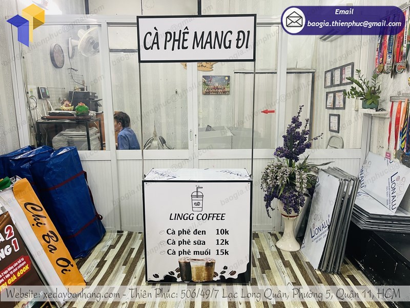 quầy sắt bán cà phê