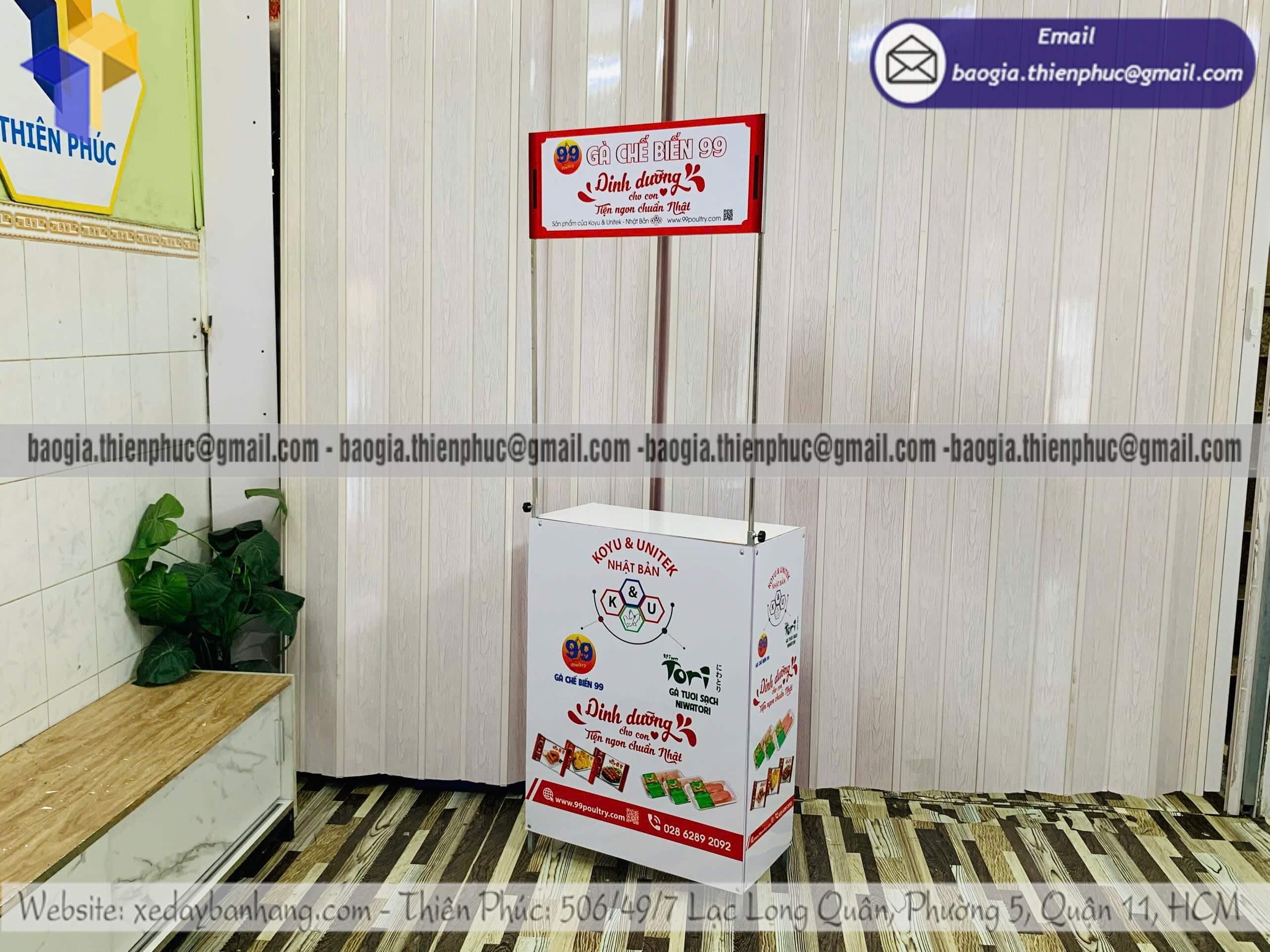 Quầy sắt cho nhân viên PG quảng cáo sản phẩm mới bán lẻ nhà phân phối