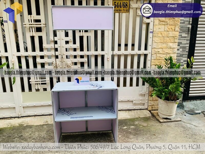 Quầy sắt cho PG sampling sản phẩm mới giá rẻ trưng bày hàng dùng thử