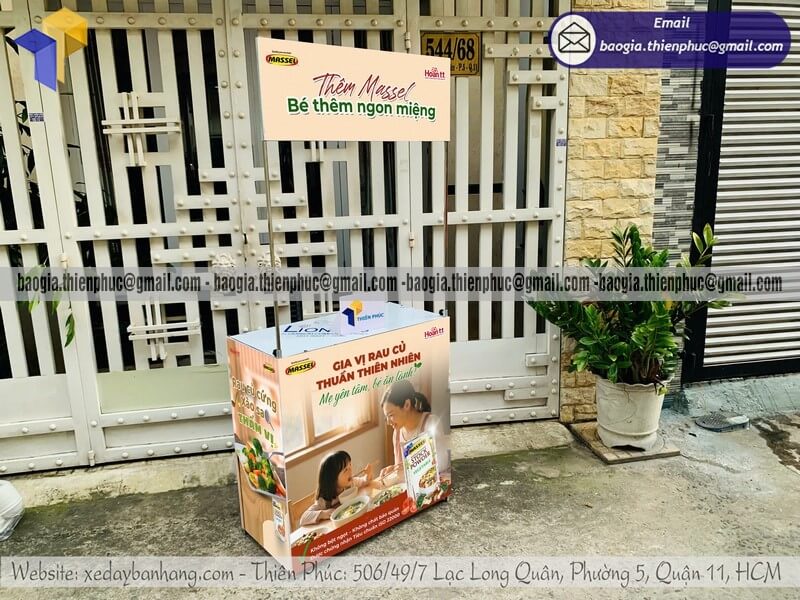 Quầy sắt cho PG sampling sản phẩm mới giá rẻ trưng bày sản phẩm cho PG bán hàng