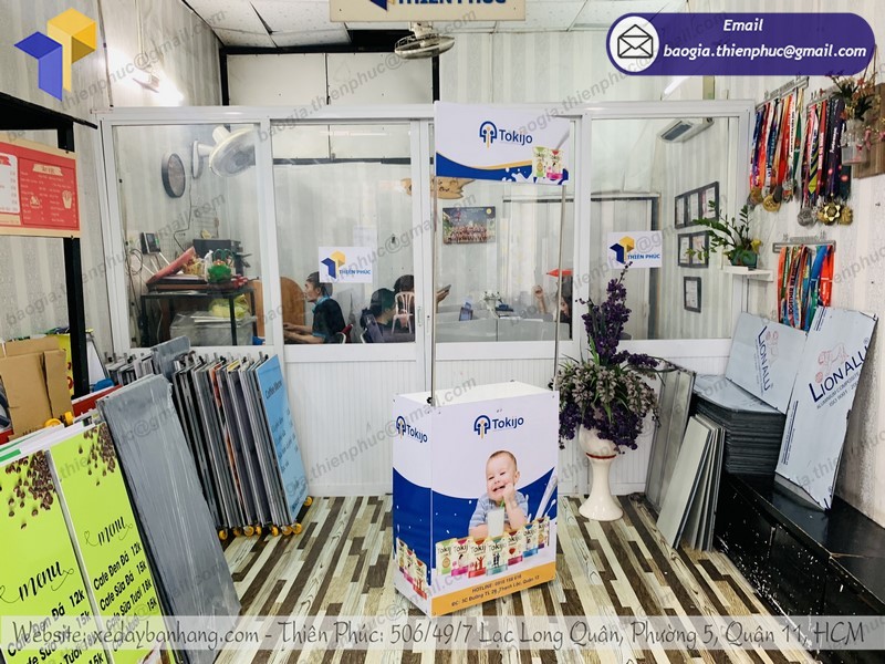 quầy sắt quảng cáo mini đẹp