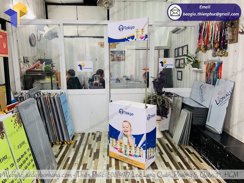 quầy sắt quảng cáo mini rẻ