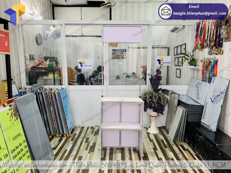 quầy sắt quảng cáo mini uy tín