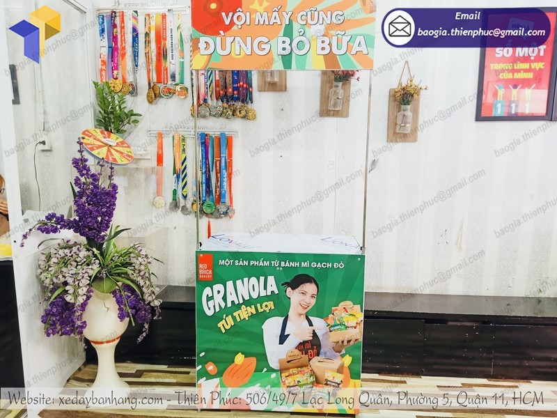 quầy sắt quảng cáo rẻ