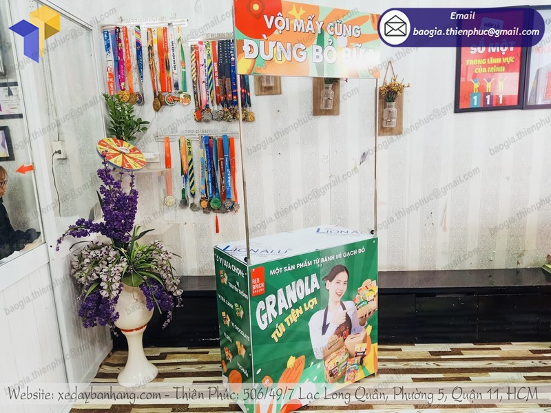 quầy sắt quảng cáo uy tín
