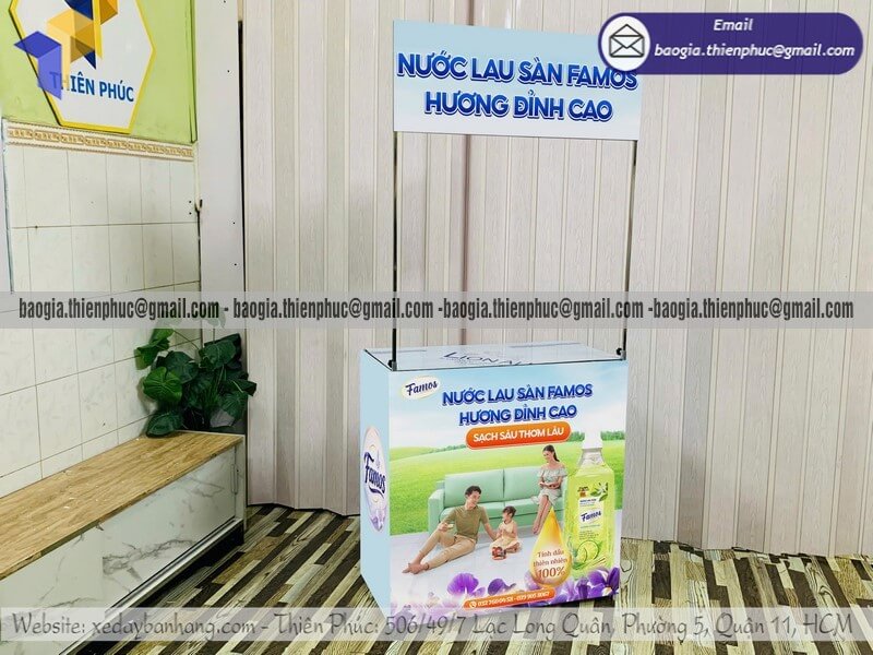 Quầy sắt trưng bày sản phẩm tiếp thị in logo ứng dụng trong chiến dịch cửa hàng siêu thị