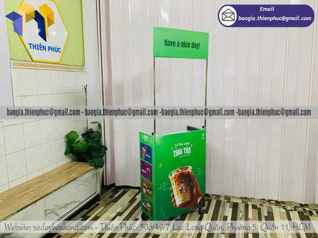 Quầy xếp bán cafe cỡ nhỏ bằng khung sắt căng bạt cho sinh viên starup