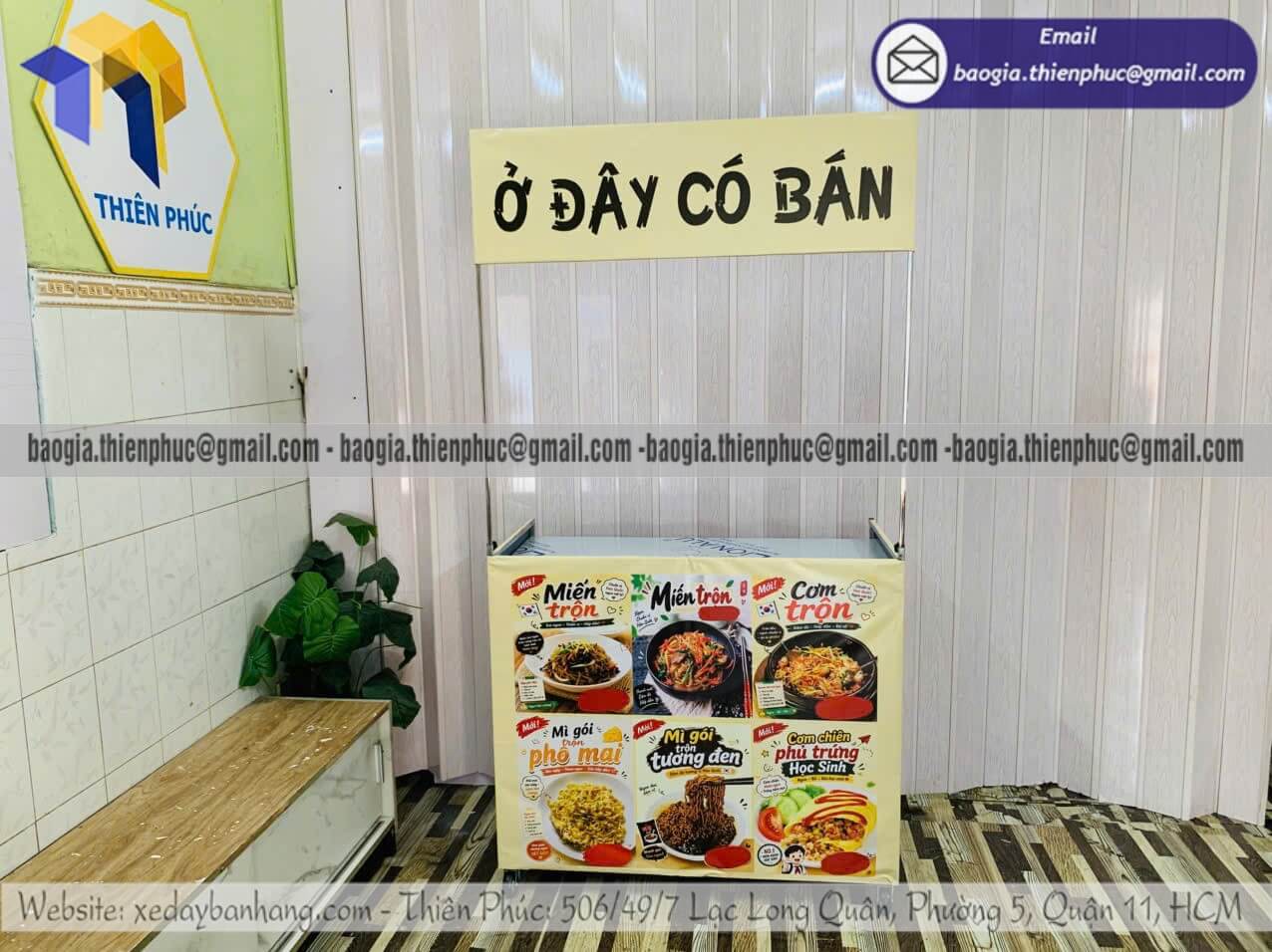 Quầy xếp gọn bán thức ăn take away bán rong lề đường
