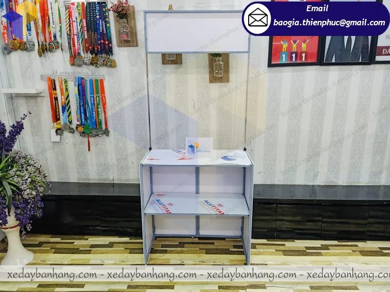 thiết kế booth bán hàng bằng sắt