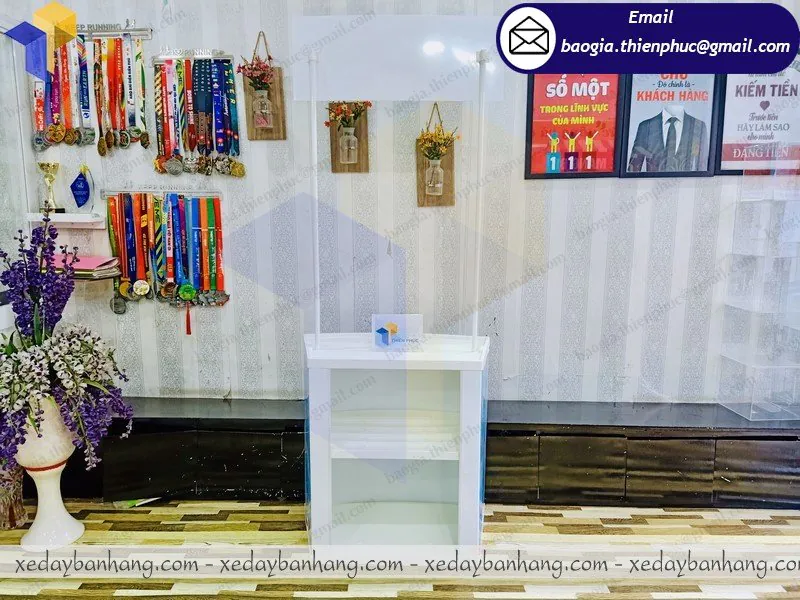 thiết kế booth nhựa bán hàng theo yêu cầu