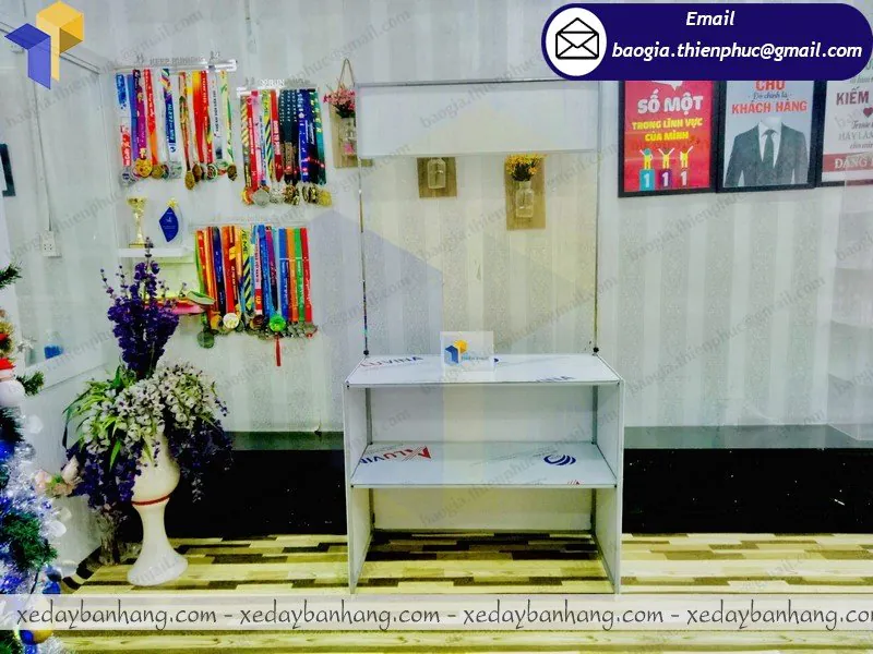 thiết kế booth sắt khuyến mãi theo yêu cầu
