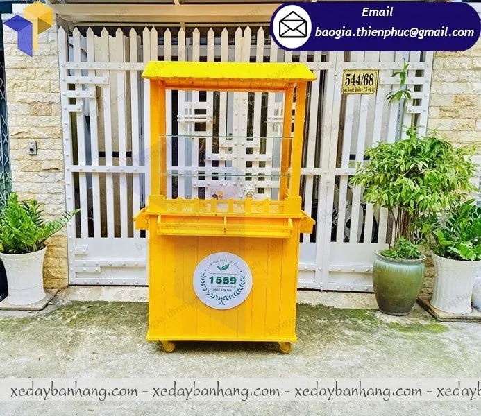 tủ bán trà sữa bằng gỗ