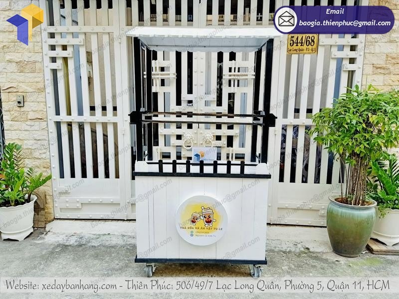 tủ gỗ bán trà sữa