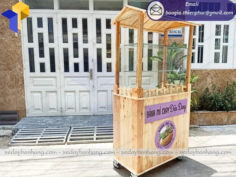 xe bán bánh mì chay bằng gỗ giá rẻ