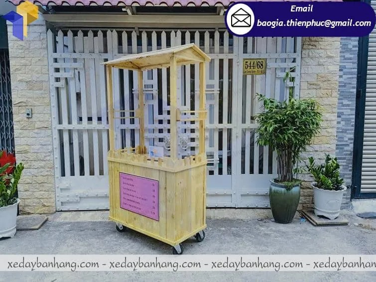 xe bán tàu hủ đá bằng gỗ