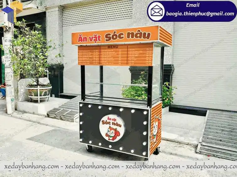 xe bán trà sữa cá viên bằng sắt