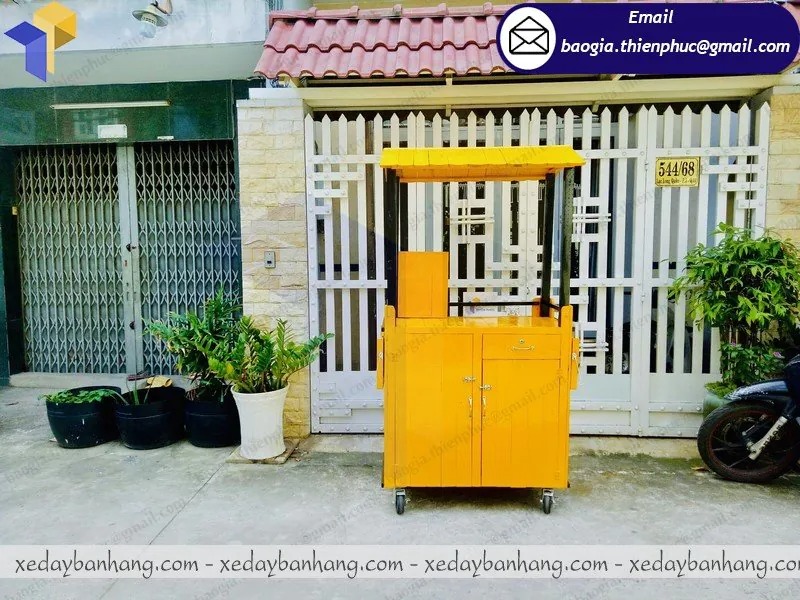xe cà phê bằng gỗ lưu động