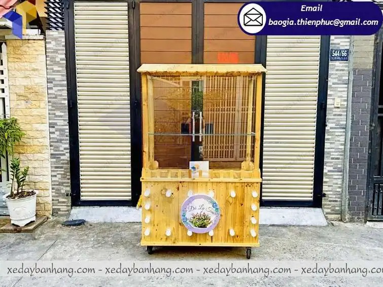 xe cà phê mang đi bằng gỗ