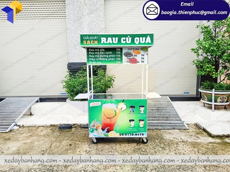 xe đẩy bán nước ép trái cây