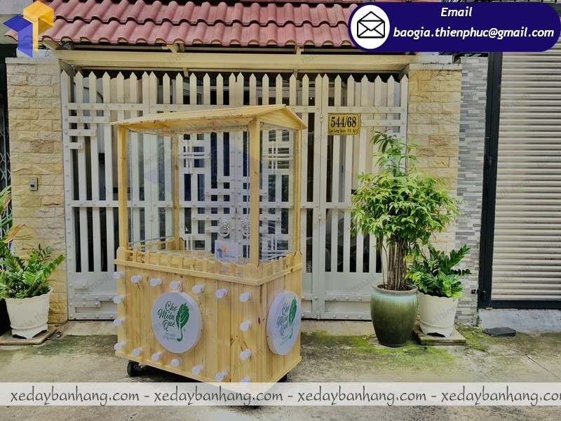 xe đẩy bán thức ăn nhanh bằng gỗ
