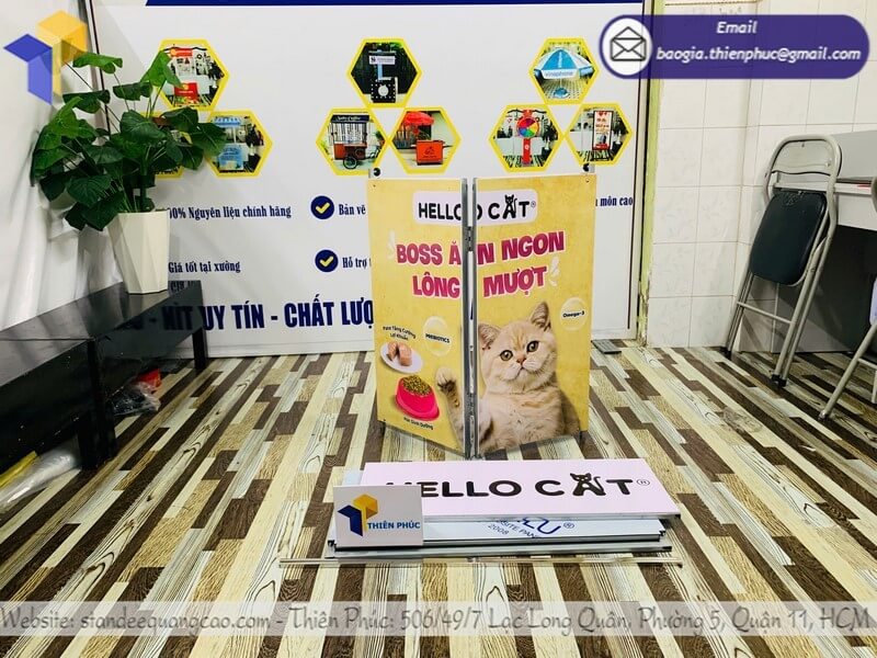 Quầy sampling thức ăn mèo bằng sắt Long An