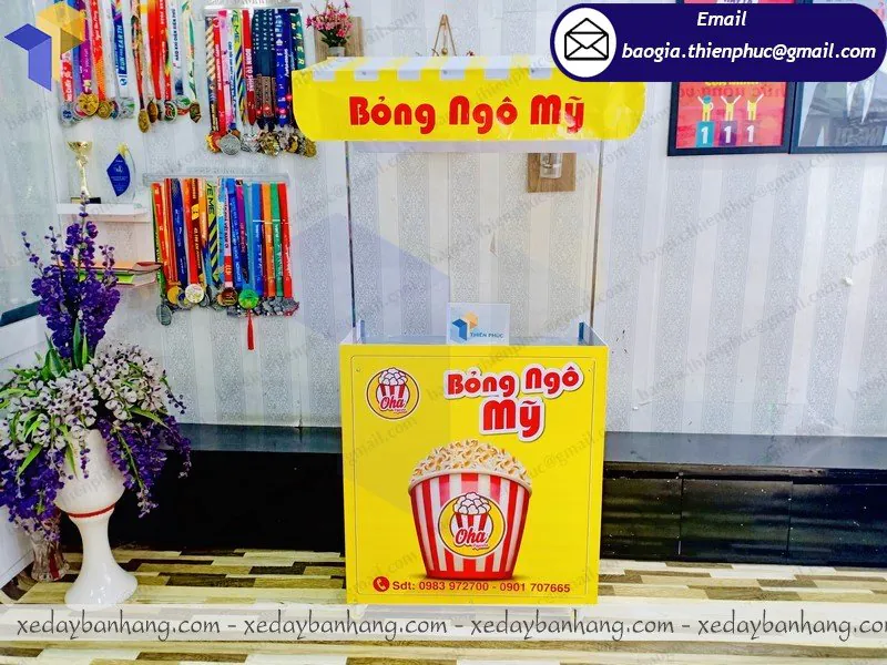 xe lắp ráp bán bỏng ngô
