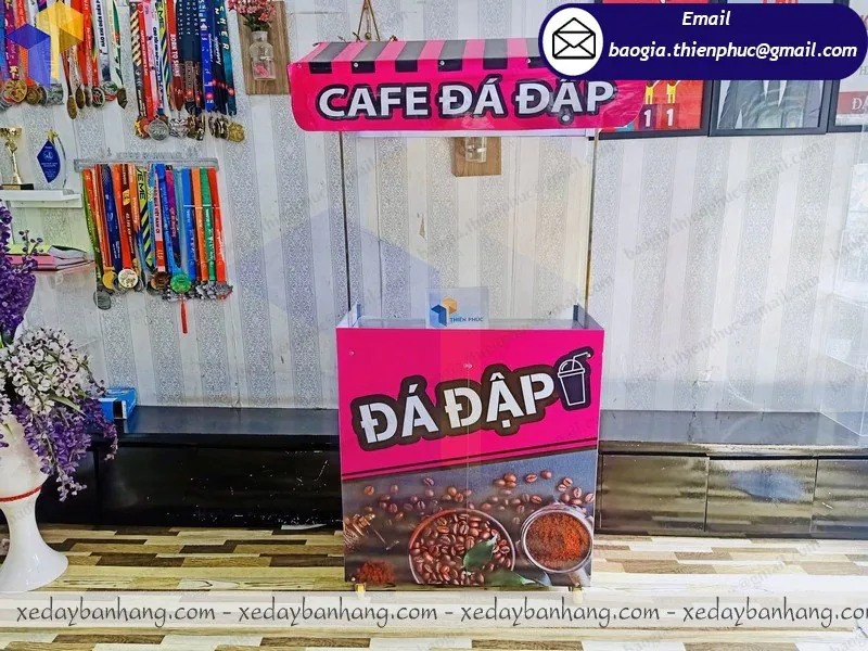 xe lắp ráp bán cafe đá vỉa hè