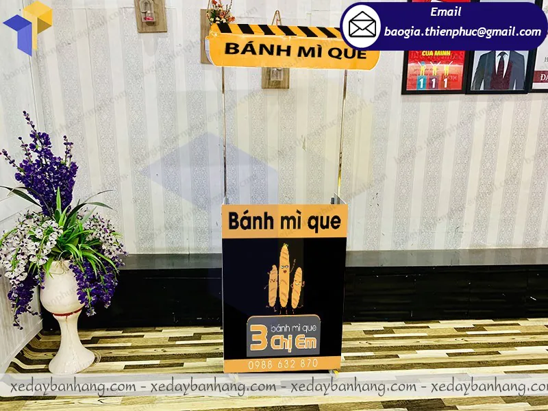 xe lắp ráp mini bán bánh mì que