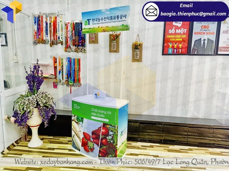 xưởng đóng booth nhựa trưng bày siêu thị