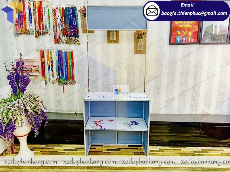xưởng đóng booth sắt bán cafe mang đi