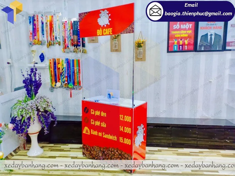 xưởng đóng booth sắt bán cafe pha máy