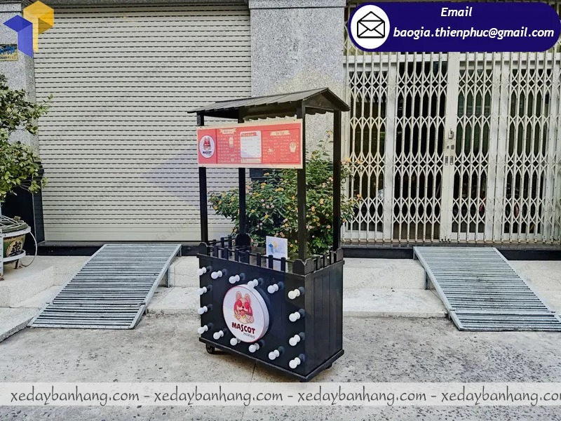 xưởng đóng xe bán trà sữa vỉa hè